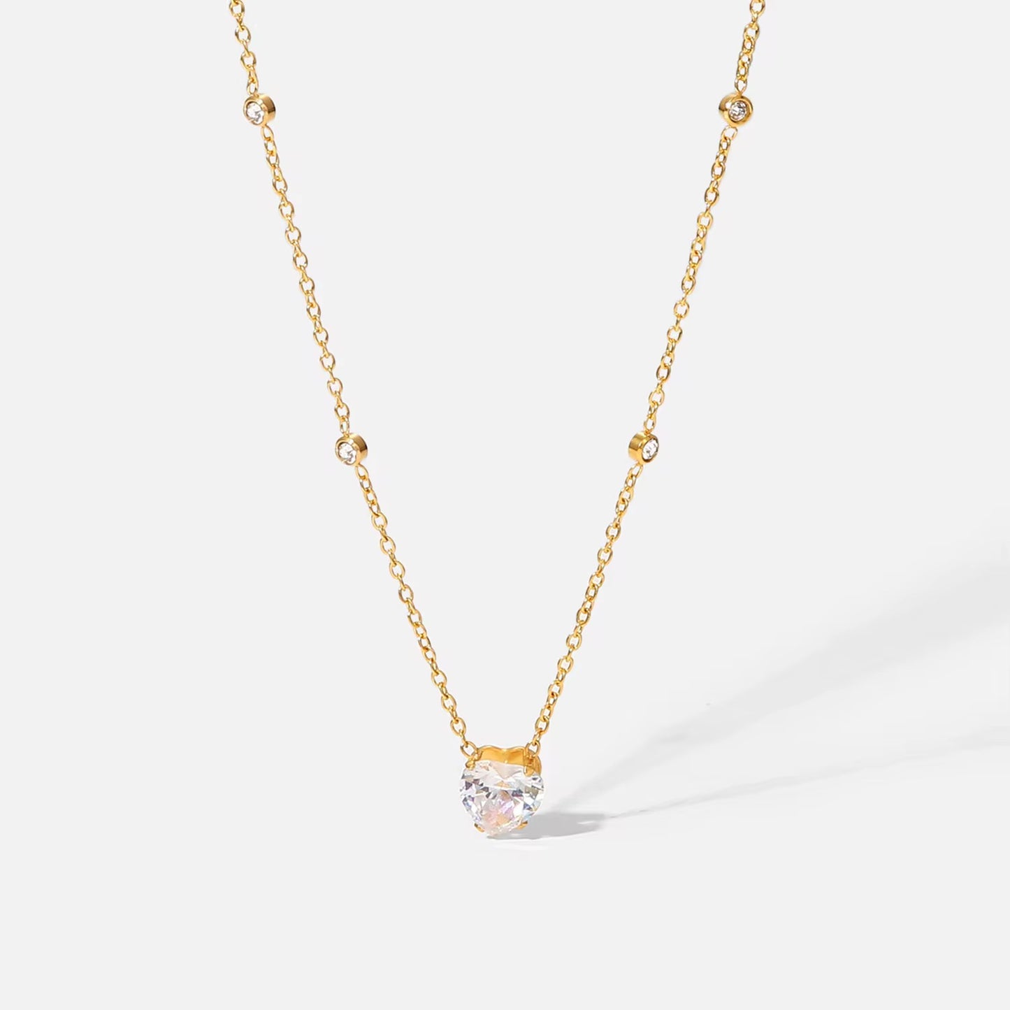 Romantic White Heart-shaped Zircon Pendant
Necklace